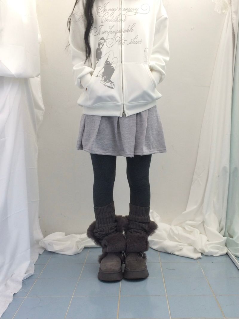 line and pleated dress