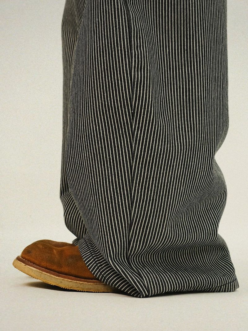 FF Stripe Curved Wide Pants