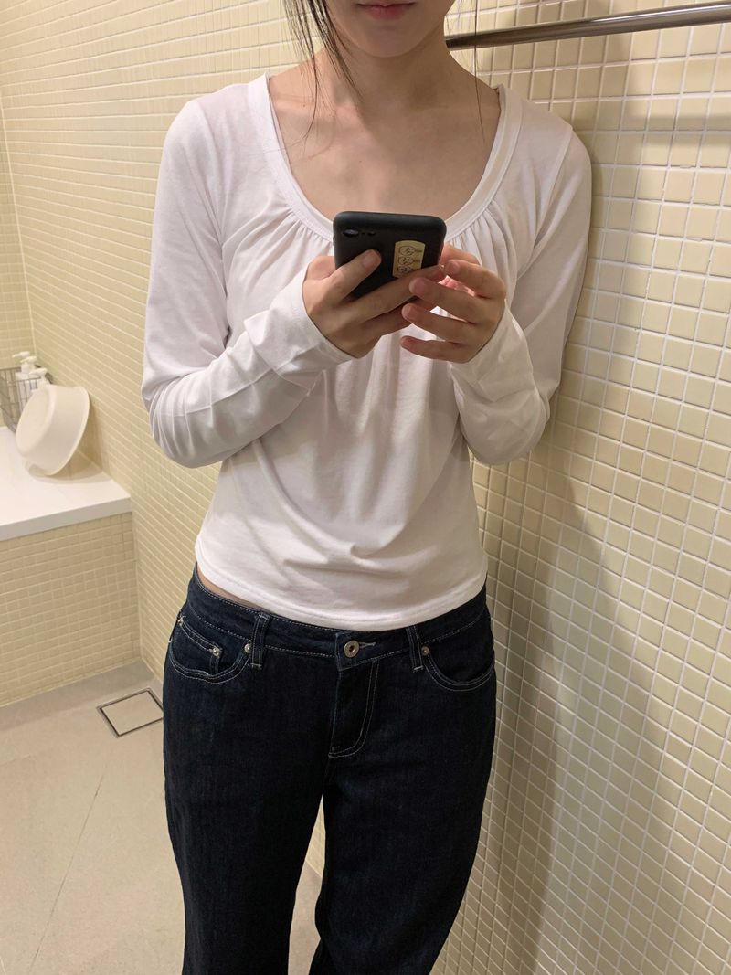 Shirred U-neck Tee