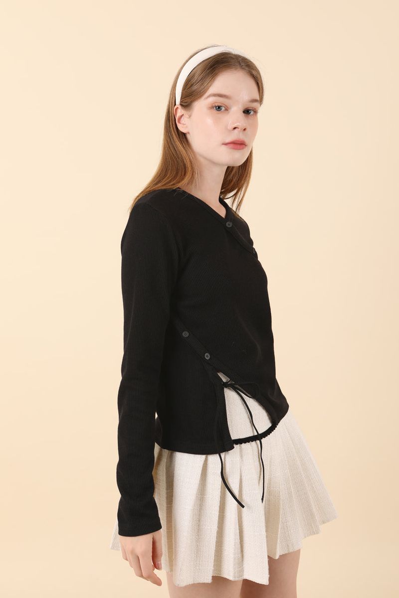 V-neck Slit T-shirt Black