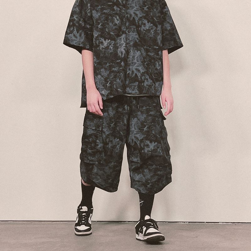 tiedye capri cargo shorts_black