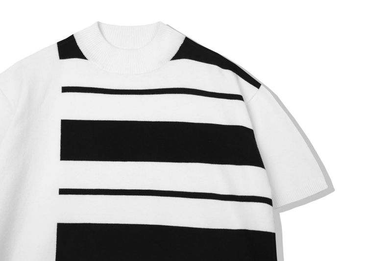 MOCK NECK HALF STRIPE KNIT T-SHIRT
