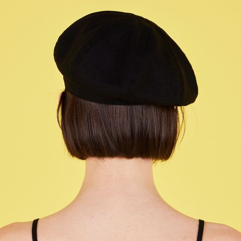 Heart Chain Stud Linen Beret Black