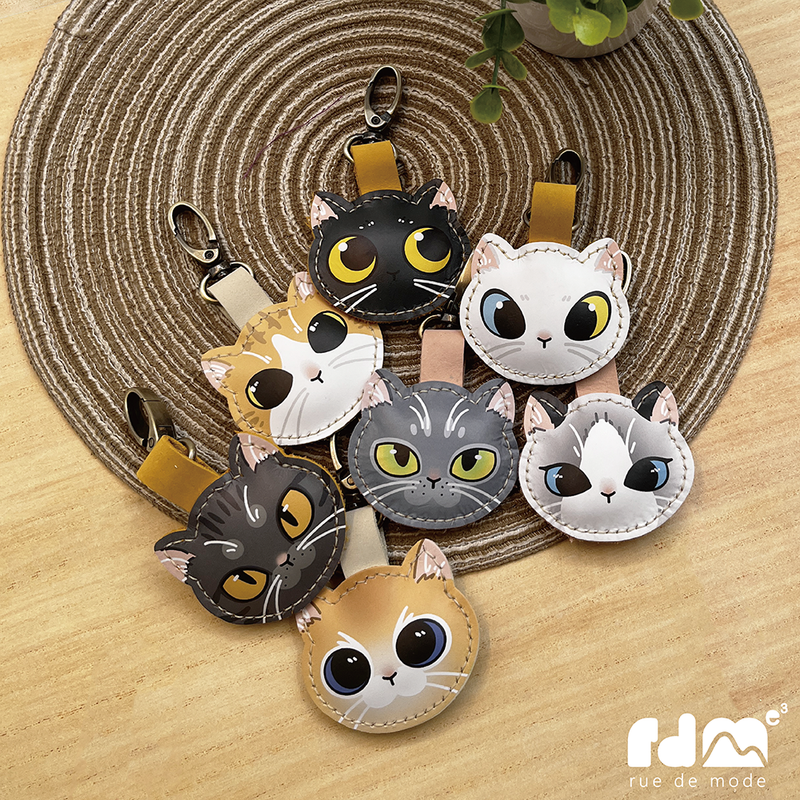 cat pendant Season 2