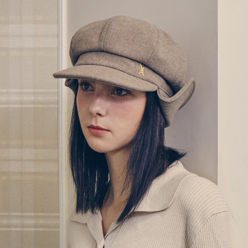VA Stud Fly Newsboy Cap / Beige