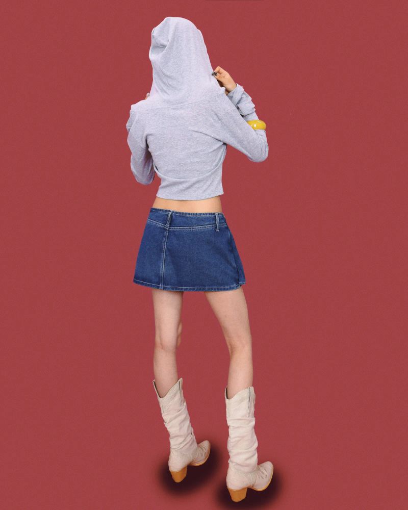 eve off-shoulder hood crop T
