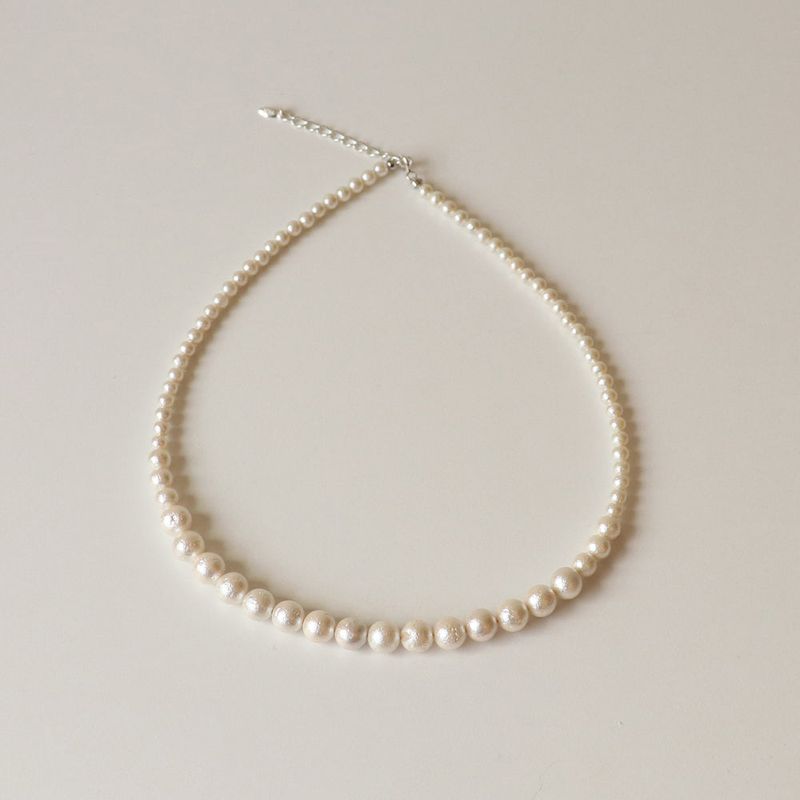 The Fluffy Pearl Va Necklace