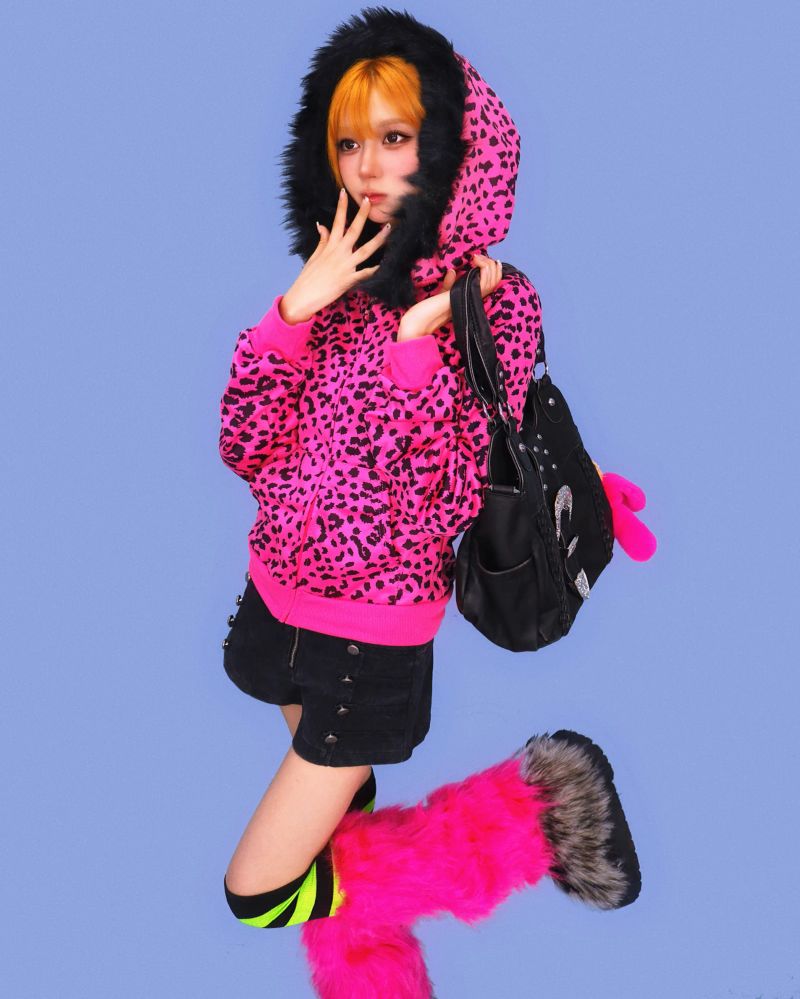 wink hot-pink leopard fur jumper