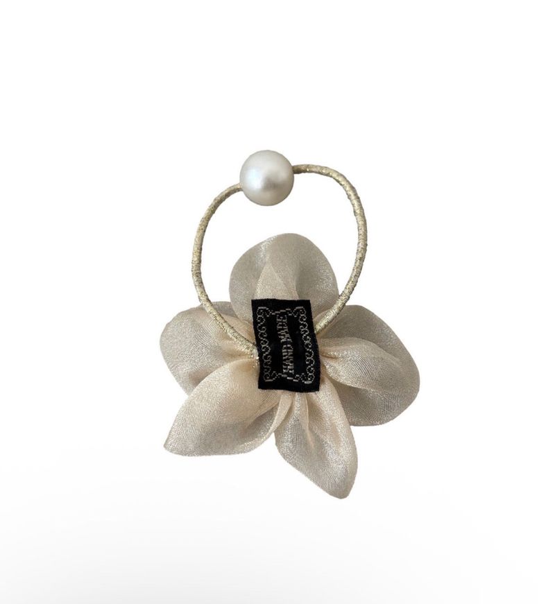 magnolia natural chiffon & pearl hair tie