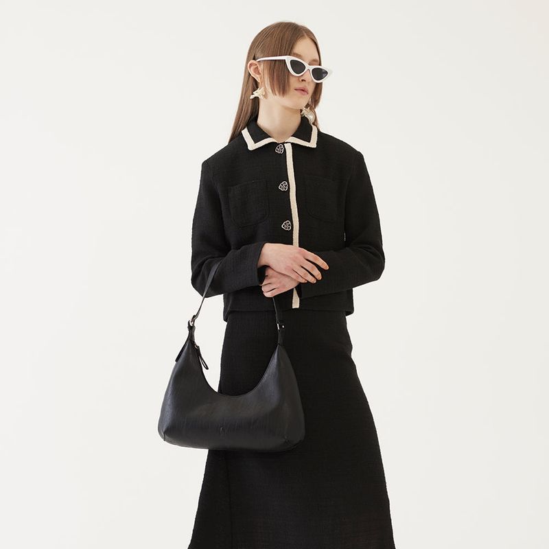 TMO BY 13MONTH(ティーエムオーバイサーティーンマンス)の「CURVED SHAPE BAG (BLACK)(Bags)」