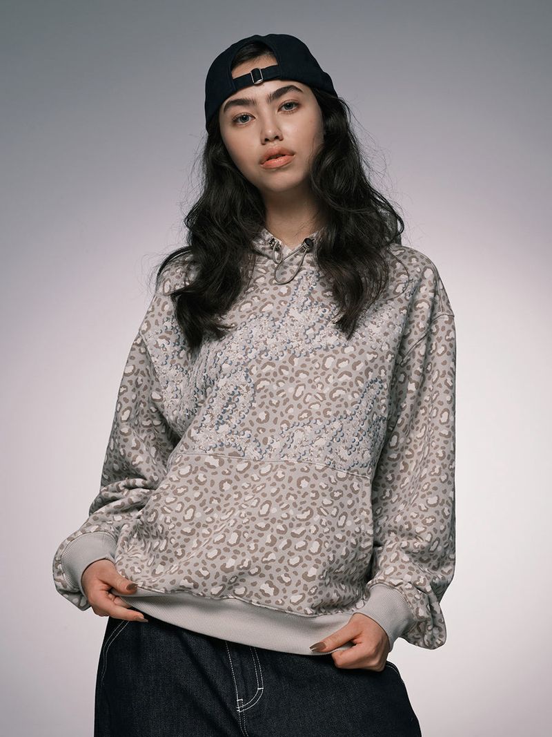 NYXX（エヌワイエックスエックス）の「SMOKIN BADDIE HOODIE BEIGE（Tops）」