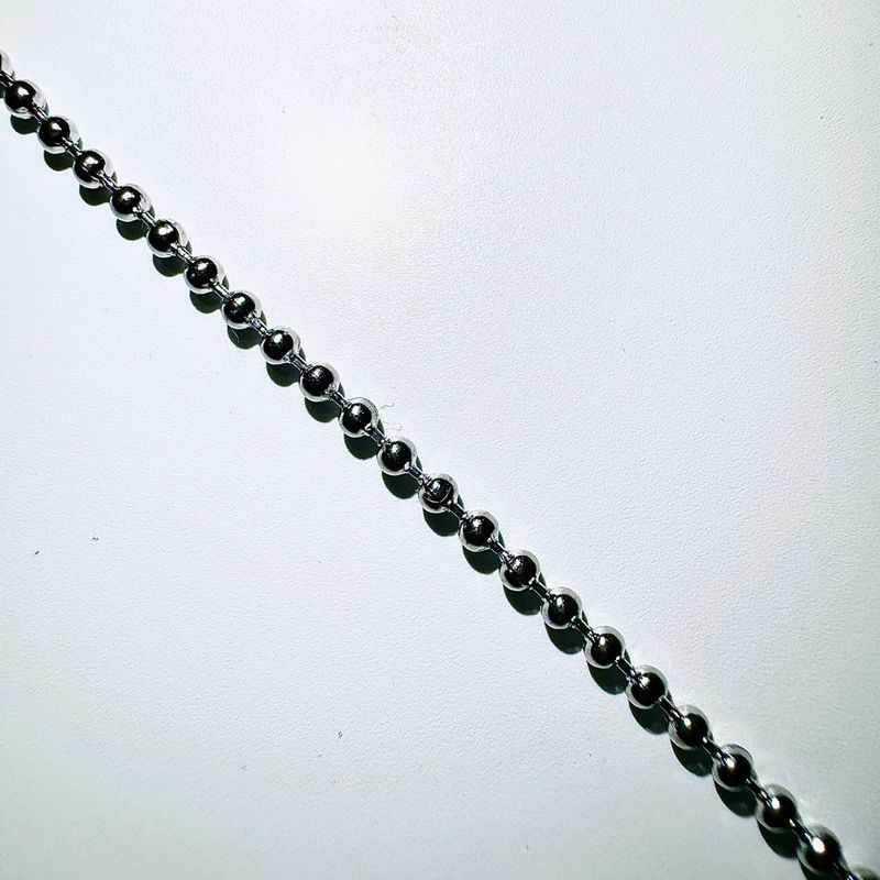 Tied white stone necklace