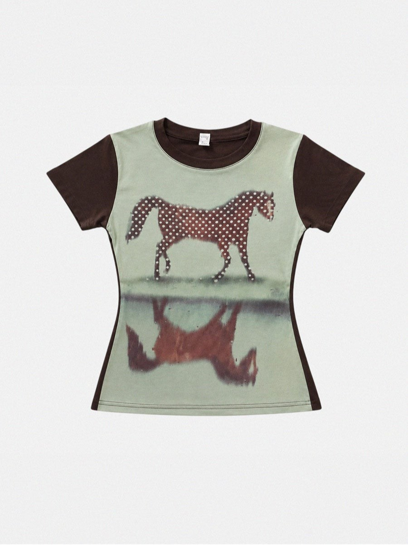DOTTED HORSE GRAPHIC SLIM TEE