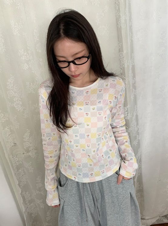 Hideni Flower Patchwork Punching T-shirt