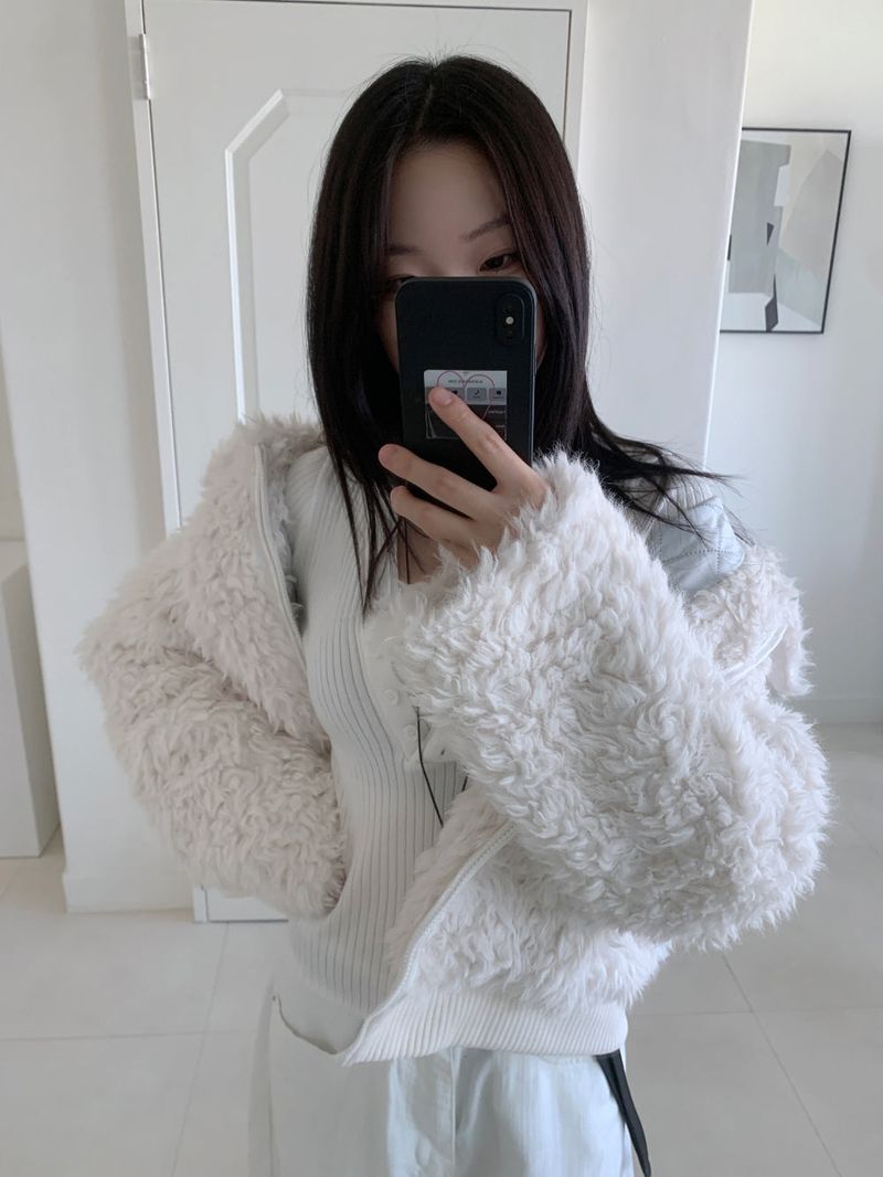 Luv Snowy Collar Fur Zip-Up Jacket