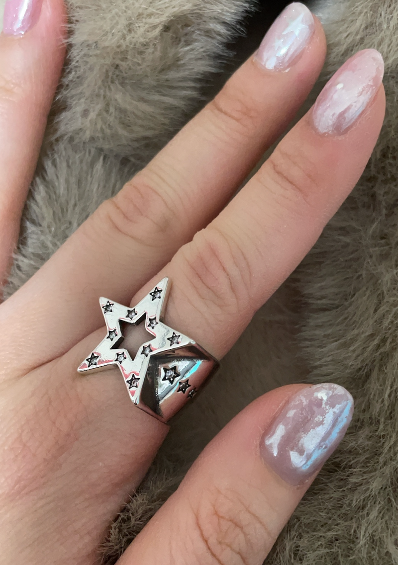 Saudade Club（サウダージクラブ）の「スターキュービックリング（アクセサリー）」