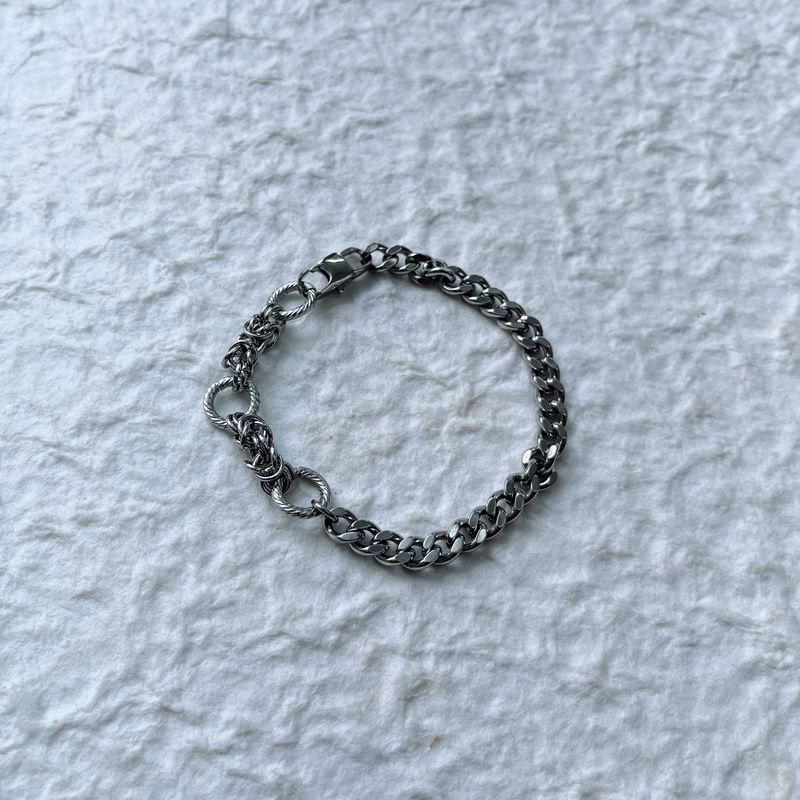 Twisted Ring Cuban Bracelet