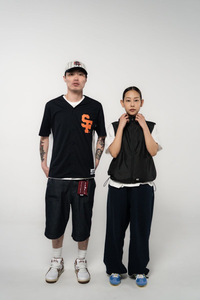  AUTHENTIC LIGHT VEST WINDBREAKER (BLACK)