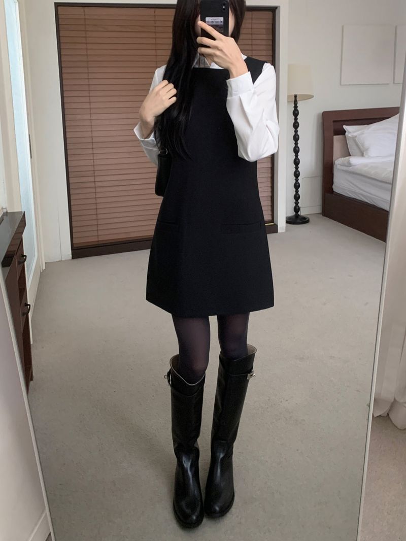 Classic Mae Simple Line Two-Pocket Mini Dress