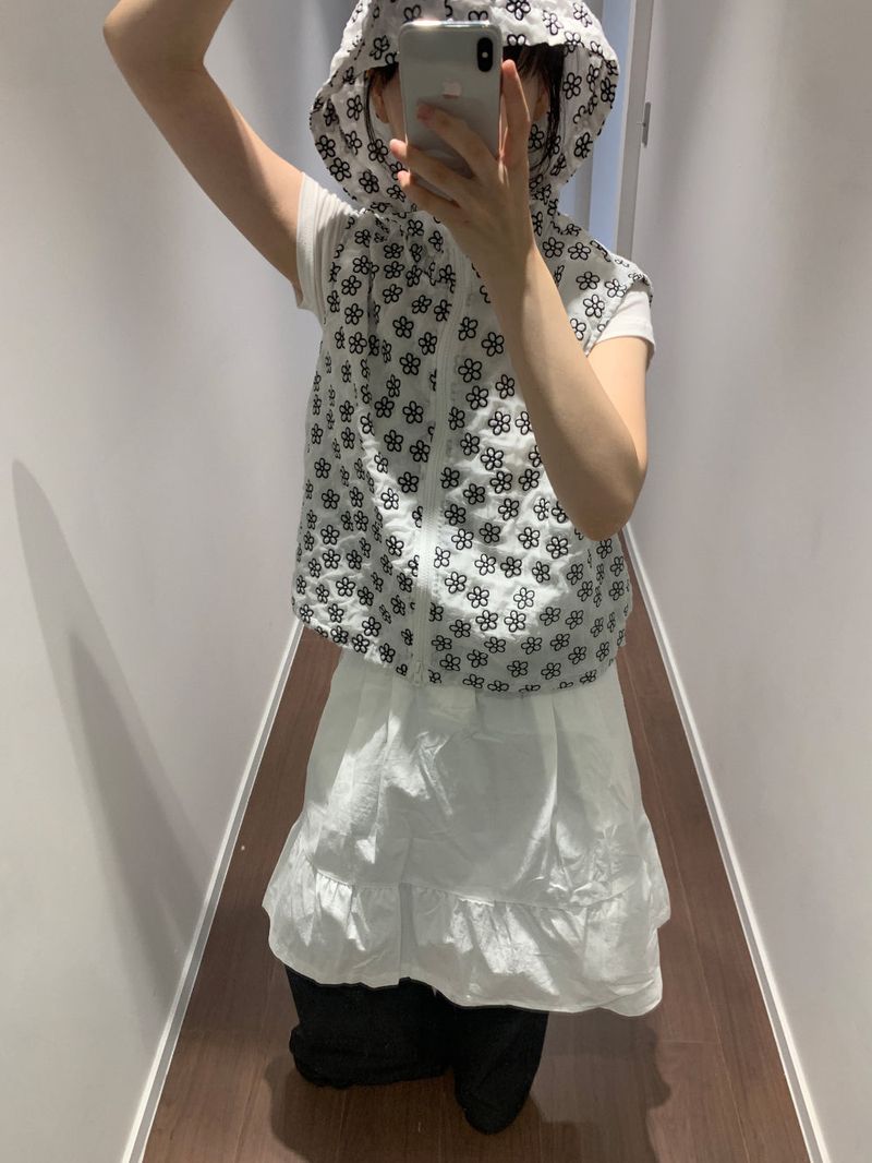 Milky Flower Hoodie Jumper (2color)