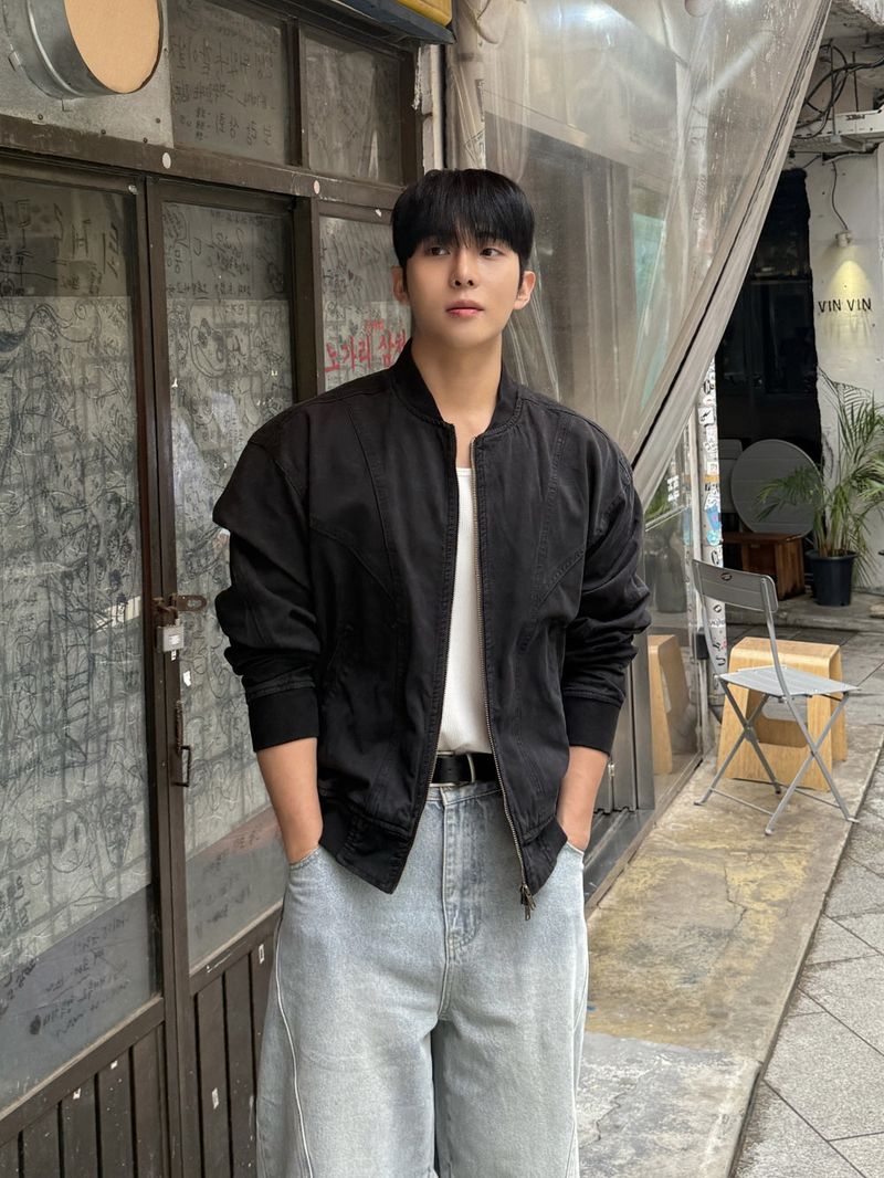 Dying washing cut varsity jacket
