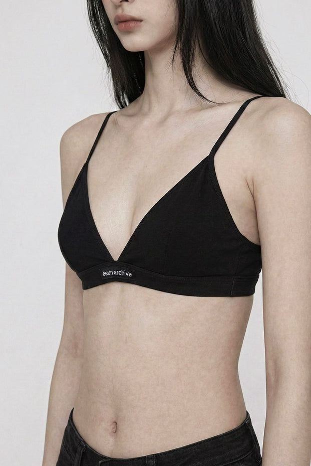 EEUN（イウン）の「25FW★ [ EEUN MADE ] ミニマルシルエットブラ（トップス）」