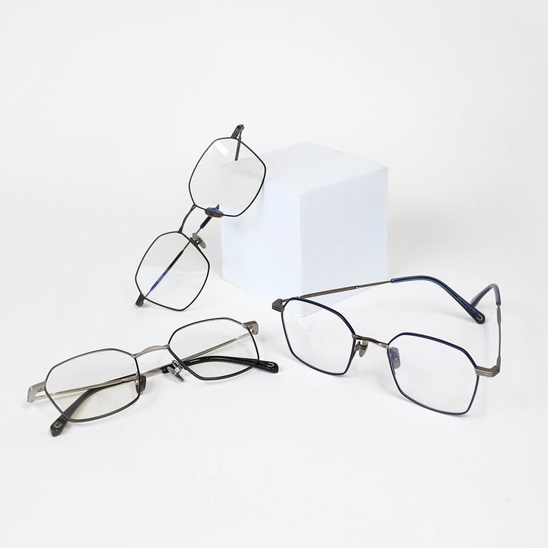 Knouun Square titanium glasses CODE. 101. B Black