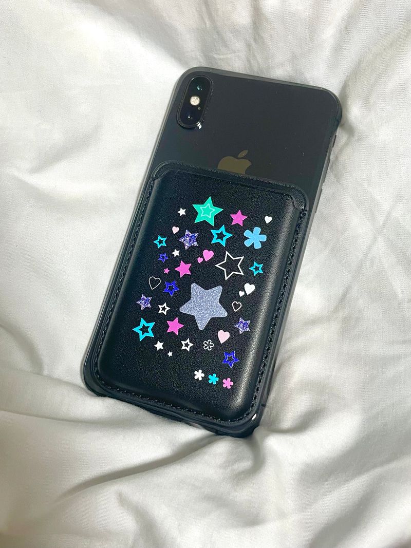 BENEE(ベニー)の「マグセーフレザーカードウォレット スター(スマホグッズ/小物)」