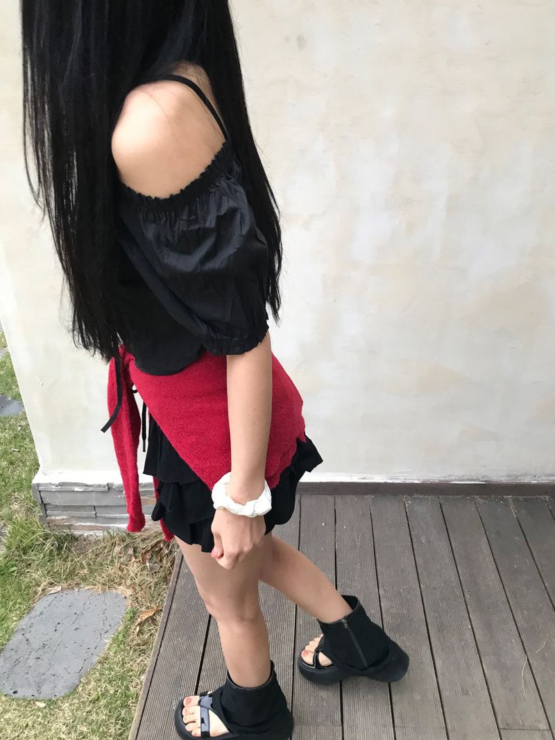 Lovely Note Two-Way Square Neck Off Shoulder Ribbon BLouse