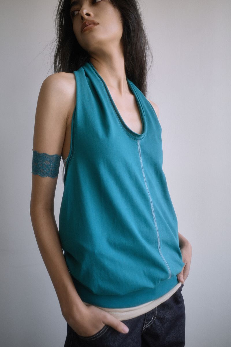 26SS★OPEN-BACK DRAPED HALTER TOP
