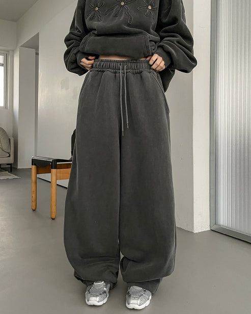 デイジーパッチブラッシュドピグメントスナップトレーニングパンツ