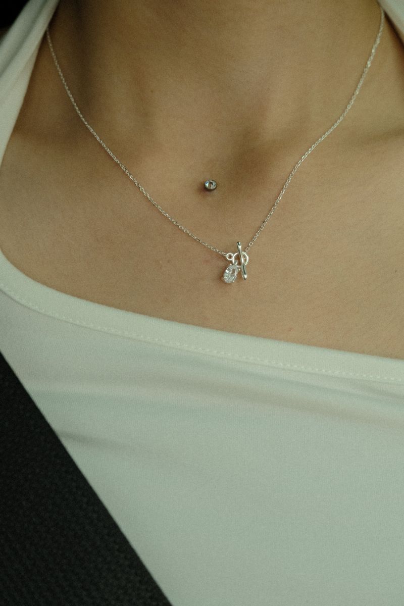 GLITTER STICK NECKLACE