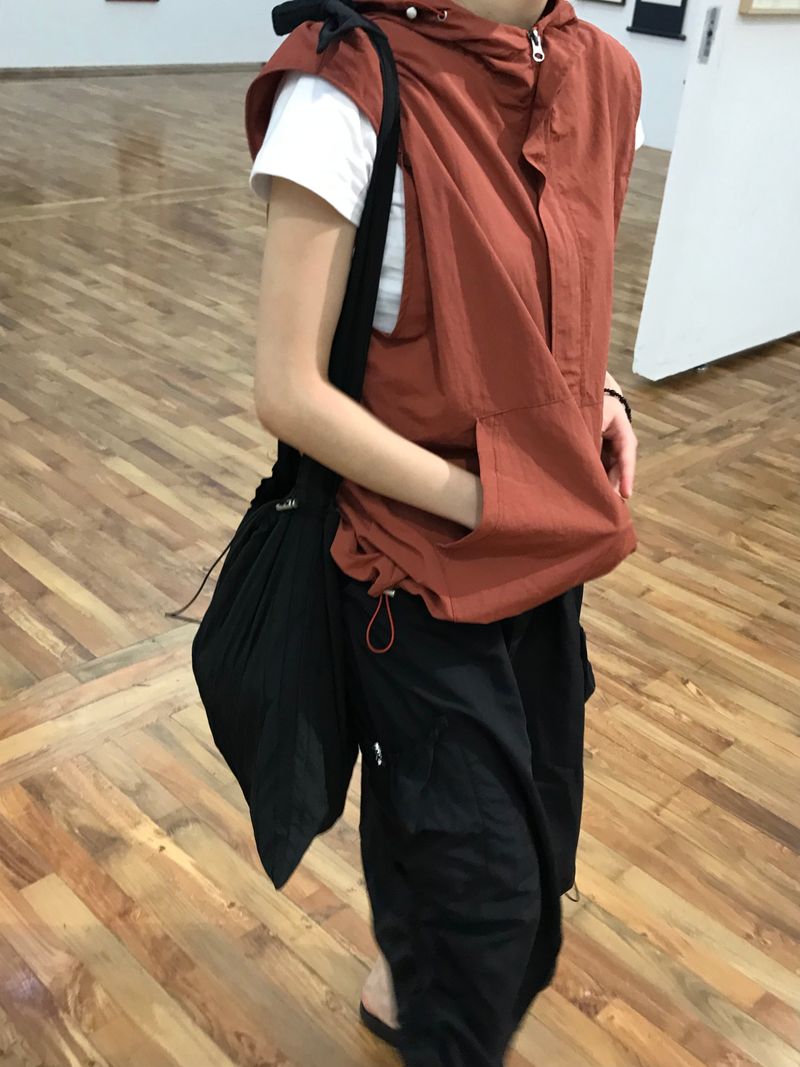 Track anorak vest