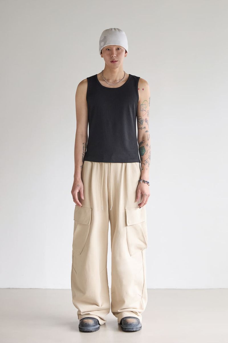 GUBIN（グビン）の「オーバーポケットダートスウェットパンツ（パンツ）」