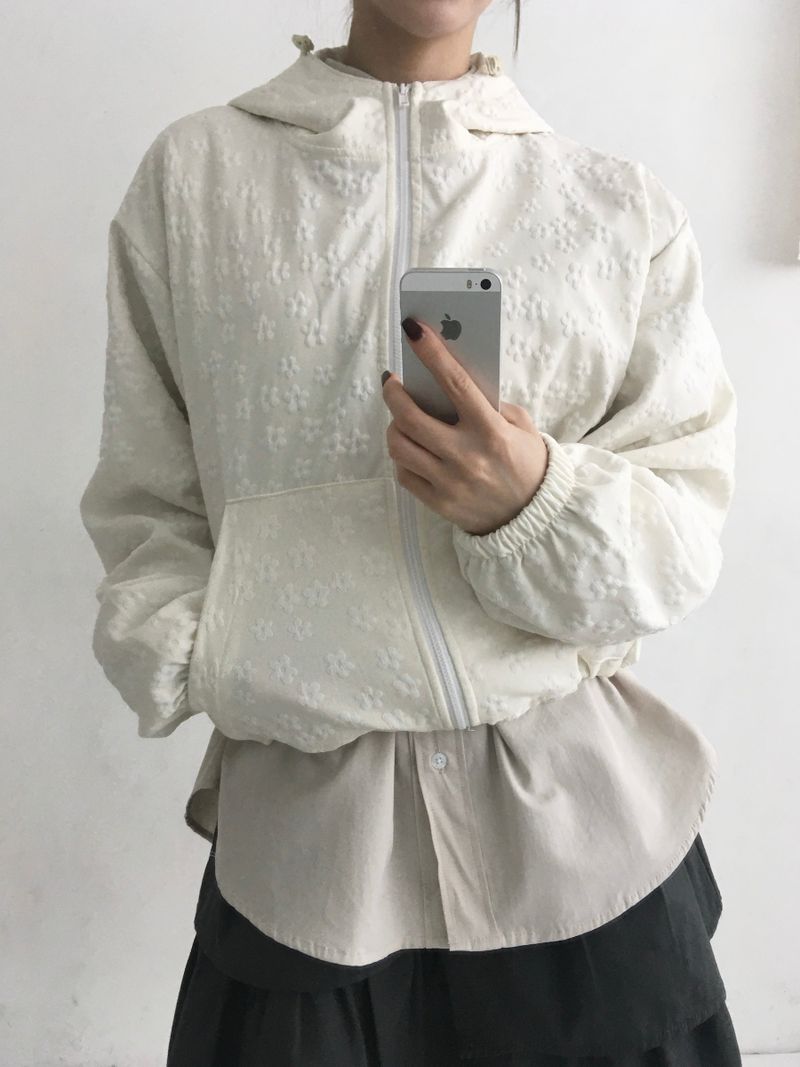 Mini Zan Flower Embossed Crop Hoodie (6c)