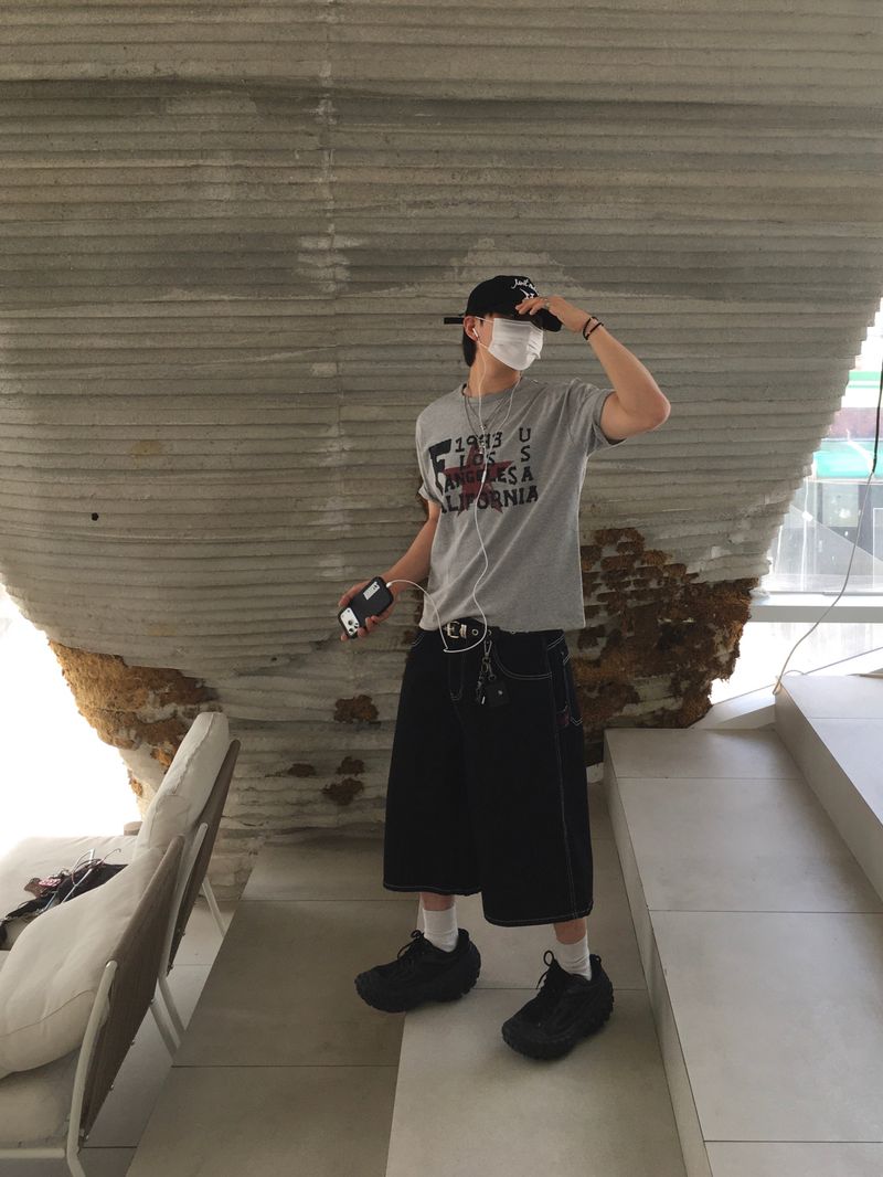 Kale Selvid Bermuda Pants (Black)