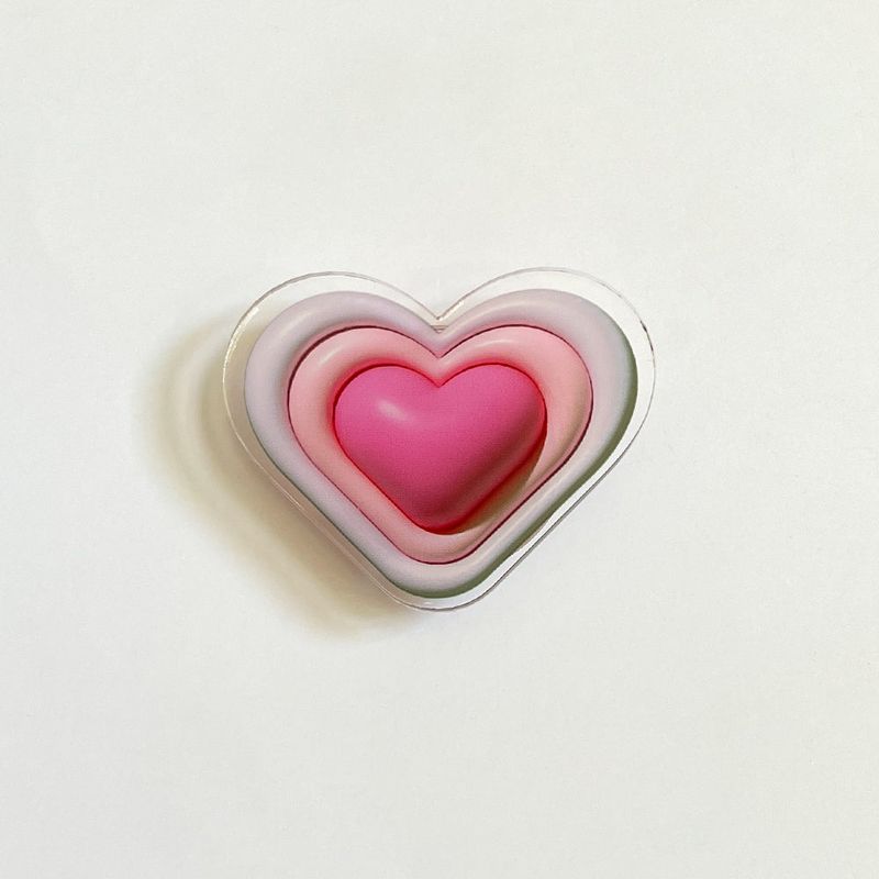 a3b3（エースリービースリー）の「Heart Pink (Arcrylic Tok)（Smartphone Accessories）」