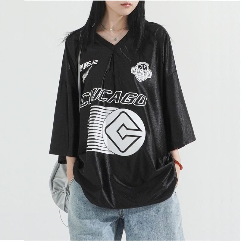 KIXI（キッシー）の「Glitter Metal Sporty V-Neck T-shirt（Tops）」