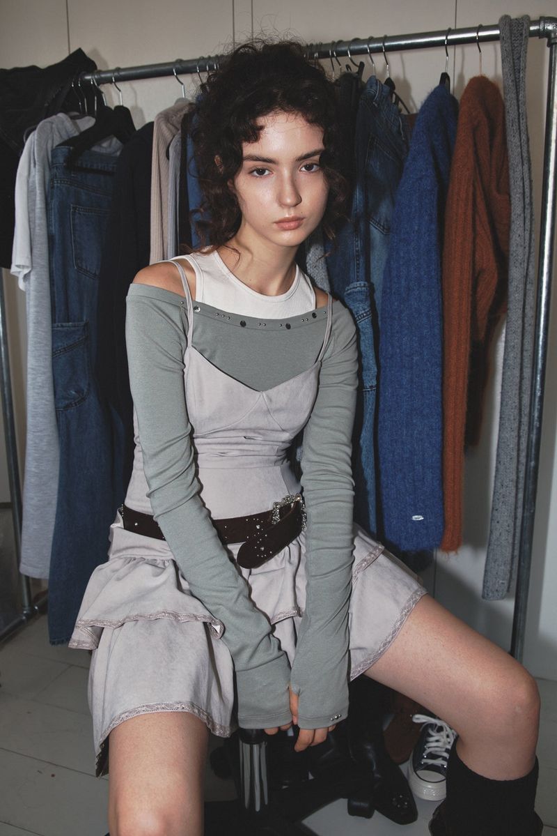 INSEOWL（インサウル）の「EASY OFF-T _ KHAKI（Tops）」