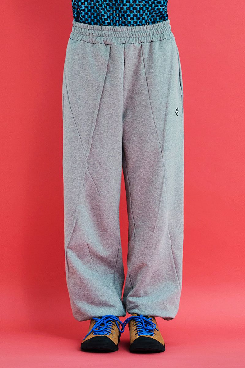 UNALLOYED（アナロイド）の「DART SWEATPANTS / GREY（Pants）」
