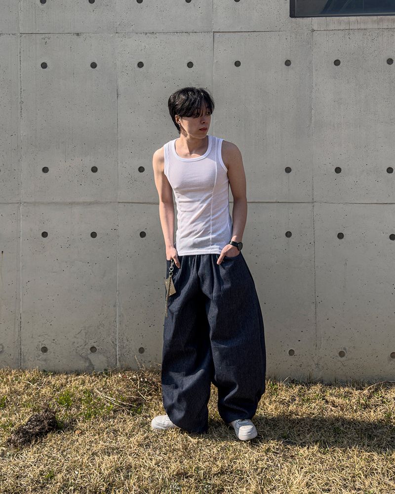 Cutting Line Ribbed Sleeveless Top