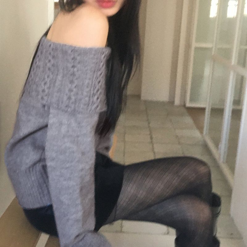 Weck Twisted Off-Shoulder Knit Set