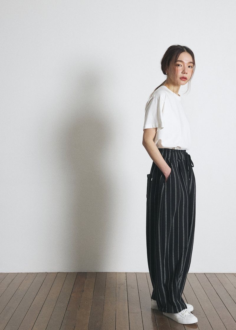 DOTTED-STRIPE BALLOON SWEAT PANTS (Black)