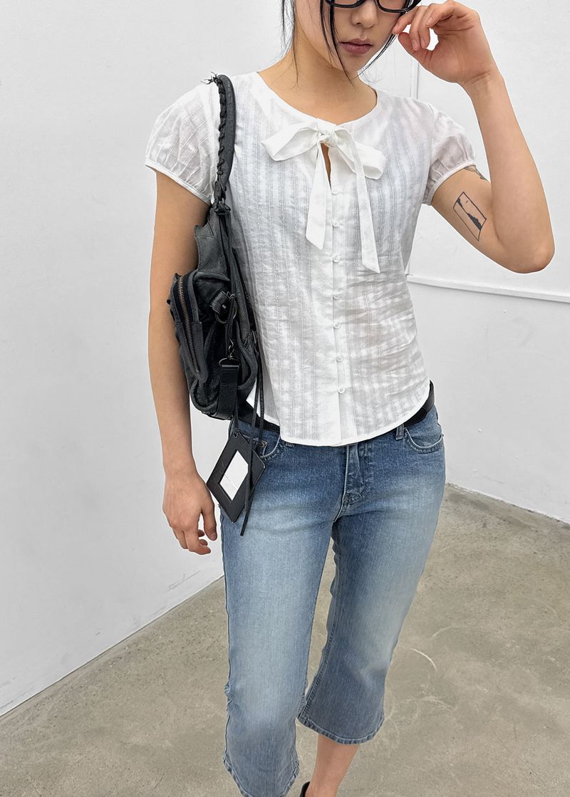 [MADE] Rouer Tie Short-Sleeve Blouse