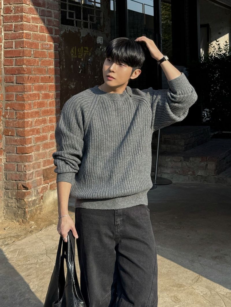 Going diagonal zipper knitwear