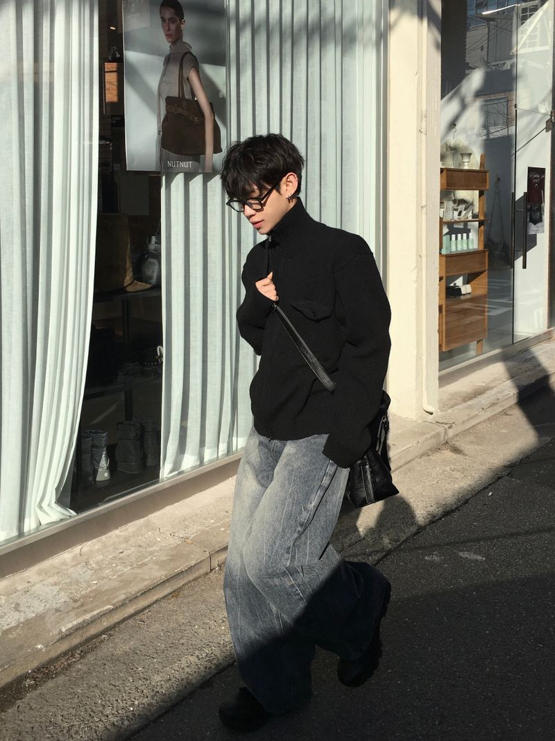 Crow crack curved denim pants