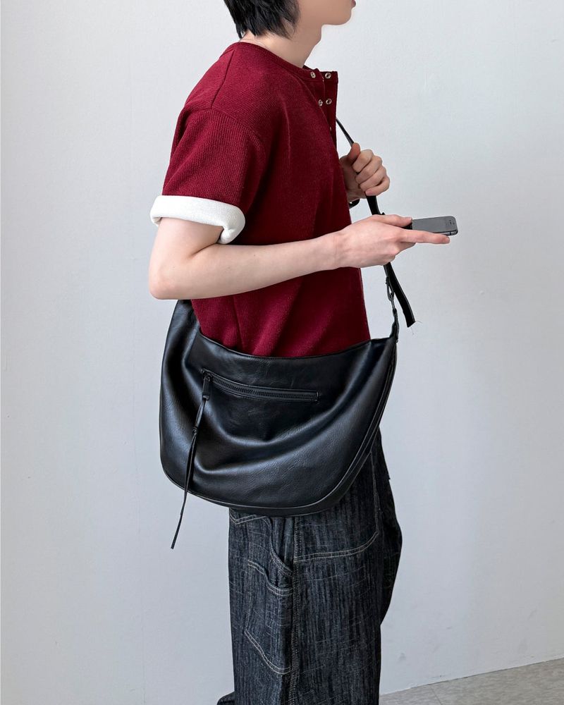 YOURNUS(ユアナス)の「Half Moon Leather Cross Bag(Bags)」
