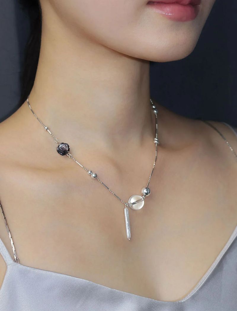 [MADE] rose arc trail necklace