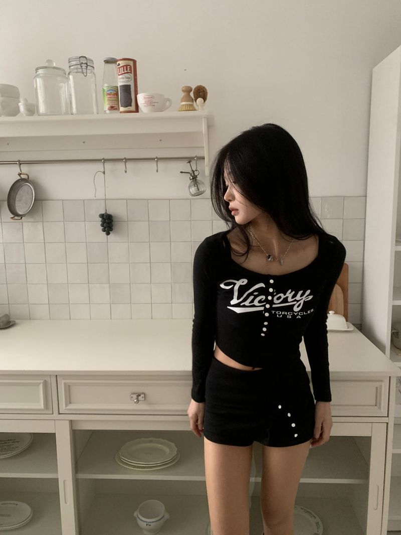 Color Block Button Round Neck Long Sleeve Tee (3 colors)