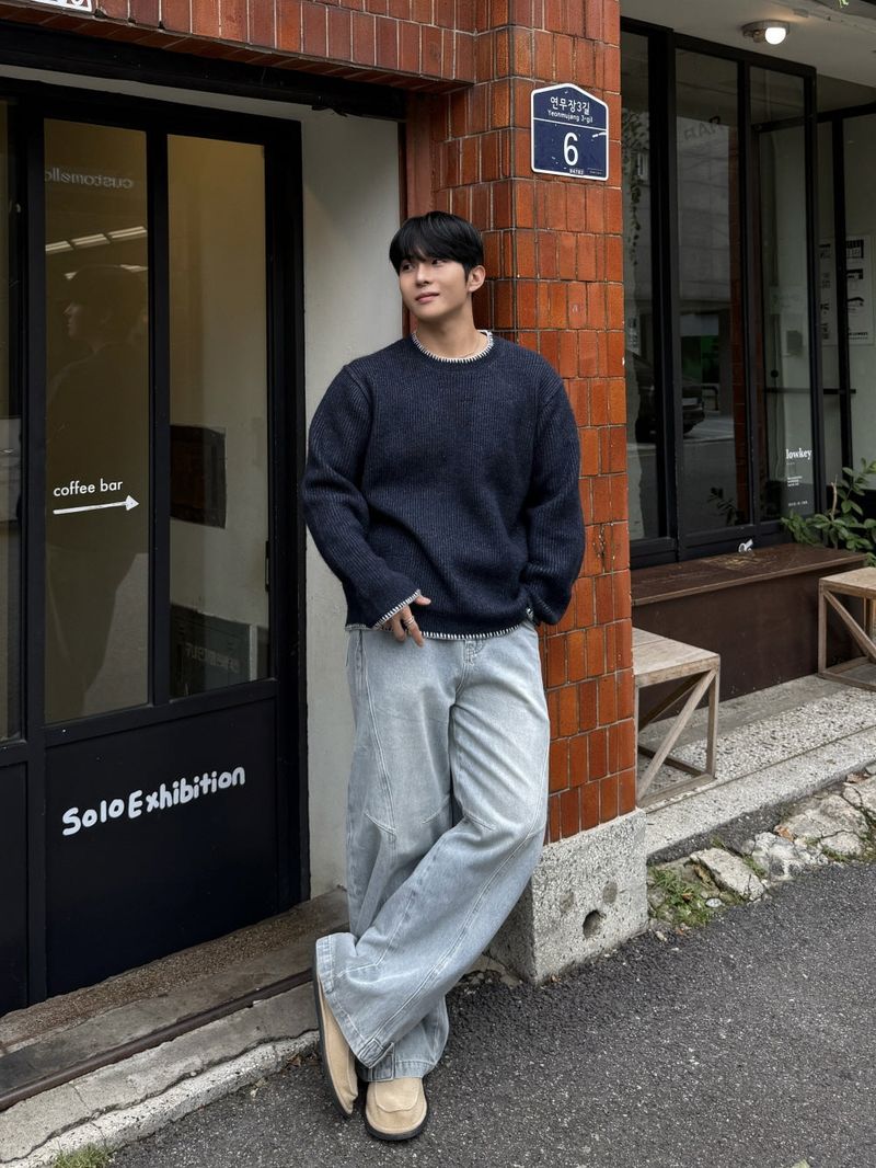 Hoshi line round knitwear